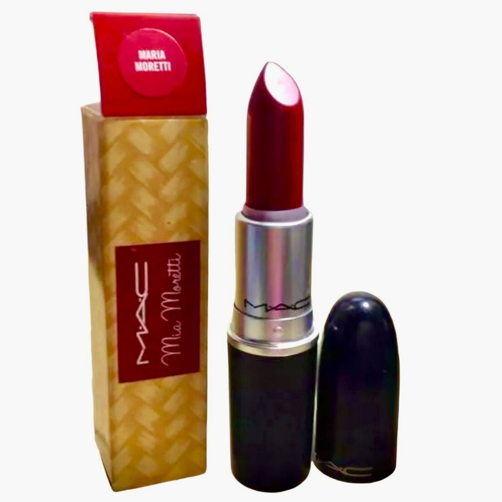 MAC x Mia Moretti: Amplified Crème Lipstick in Maria Moretti: Limited Edition 💄